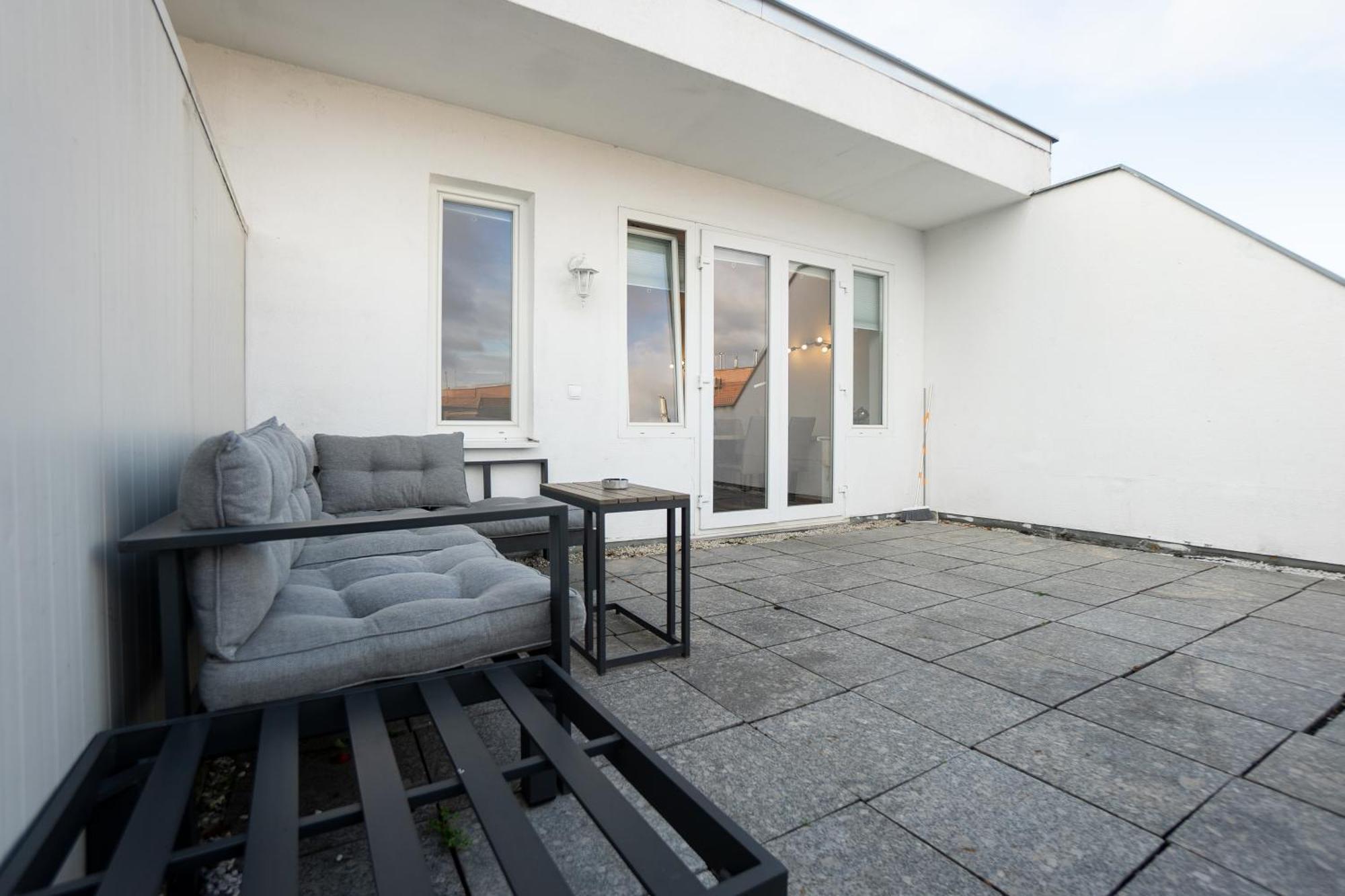 Apartment With A Private Terrace Located Right Near Belvedere Castle, 15 Minutes Away From Stephansdom Wien Eksteriør billede