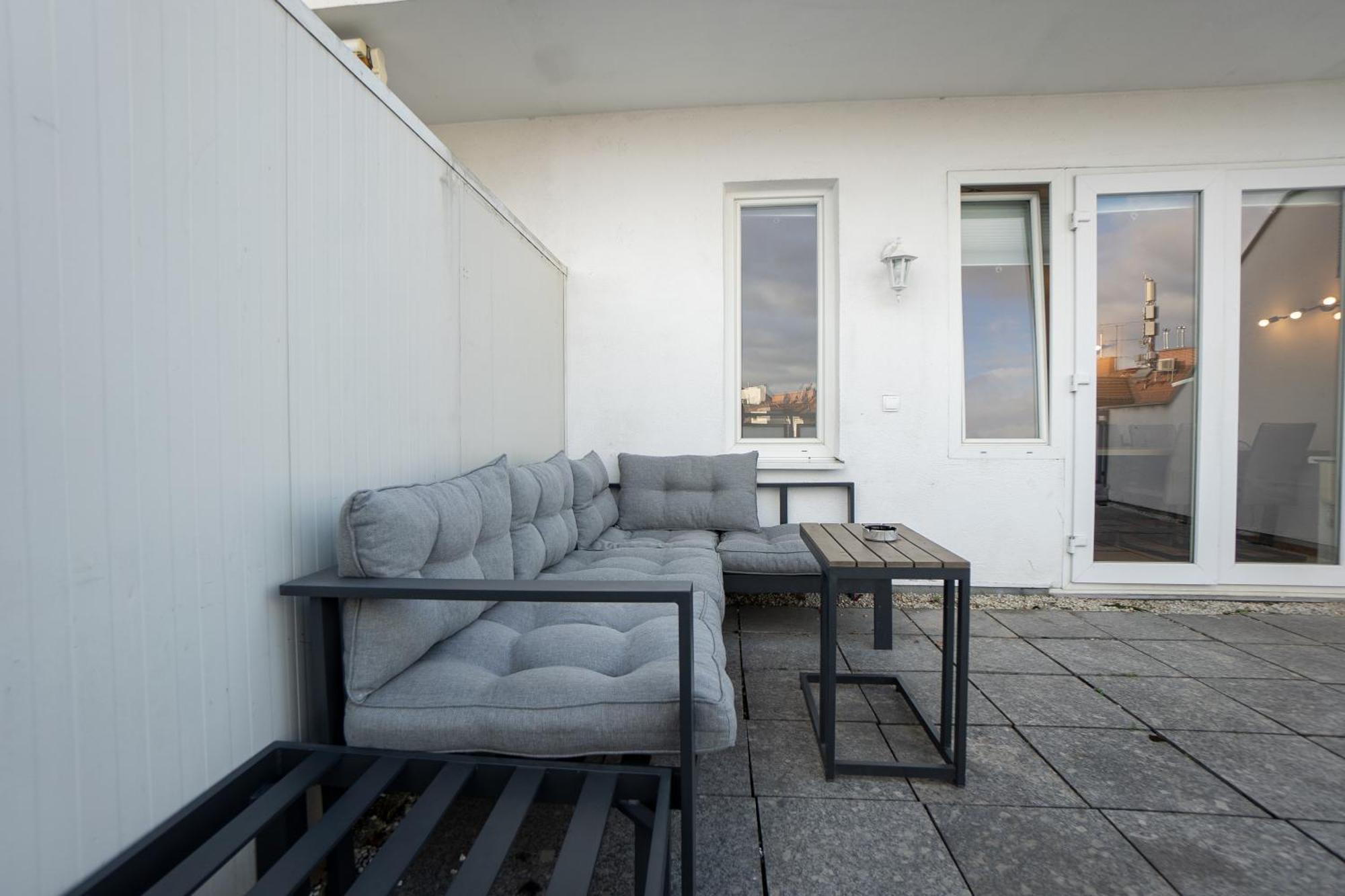 Apartment With A Private Terrace Located Right Near Belvedere Castle, 15 Minutes Away From Stephansdom Wien Eksteriør billede